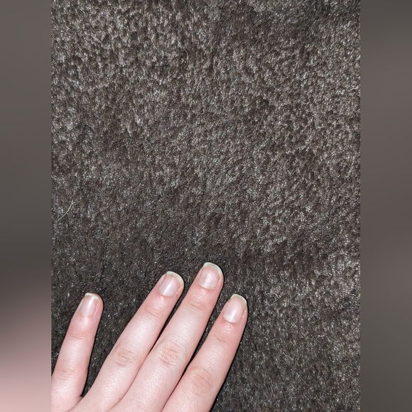 Pair of perfect brown fuzzy pillow cases - Picture 5 of 6